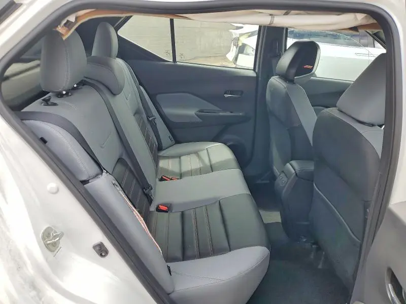 2024 NISSAN KICKS SR  