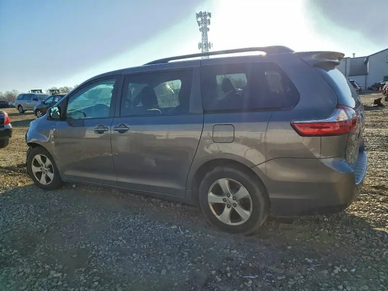 2015 TOYOTA SIENNA LE  