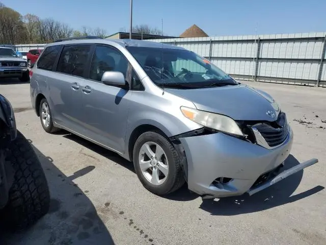 2011 TOYOTA SIENNA LE  