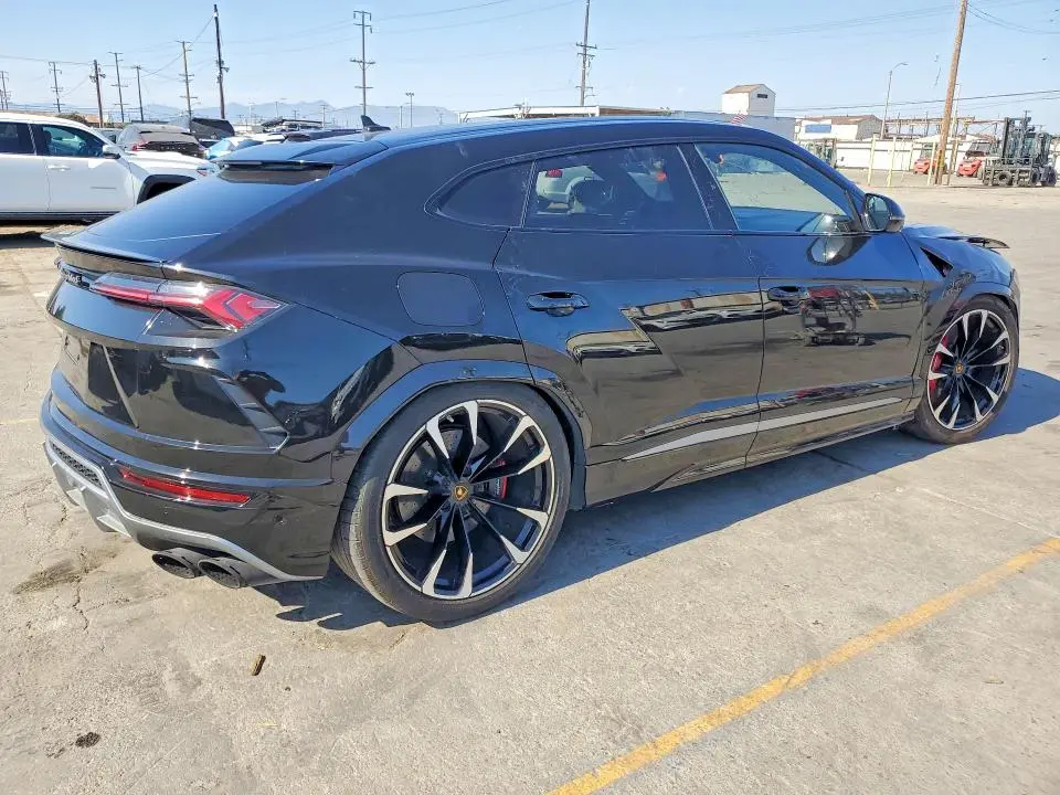 2019 LAMBORGHINI URUS   