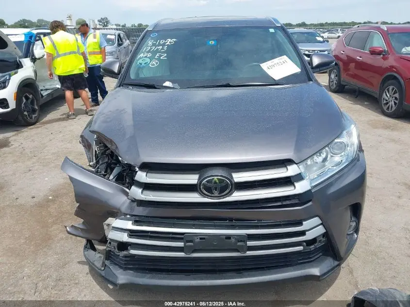 2019 TOYOTA HIGHLANDER XLE