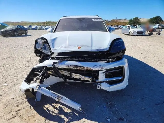 2025 PORSCHE CAYENNE S  