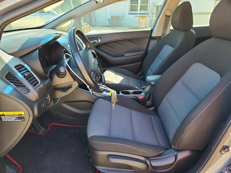 2017 KIA FORTE S  