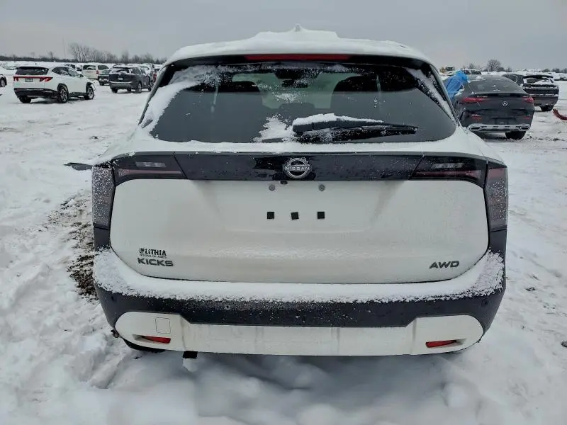 2025 NISSAN KICKS SV  