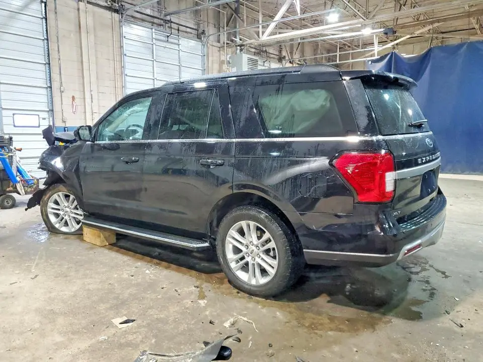 2023 FORD EXPEDITION XLT  