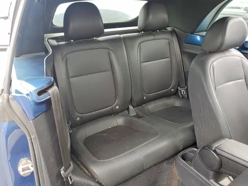 2018 VOLKSWAGEN BEETLE S  