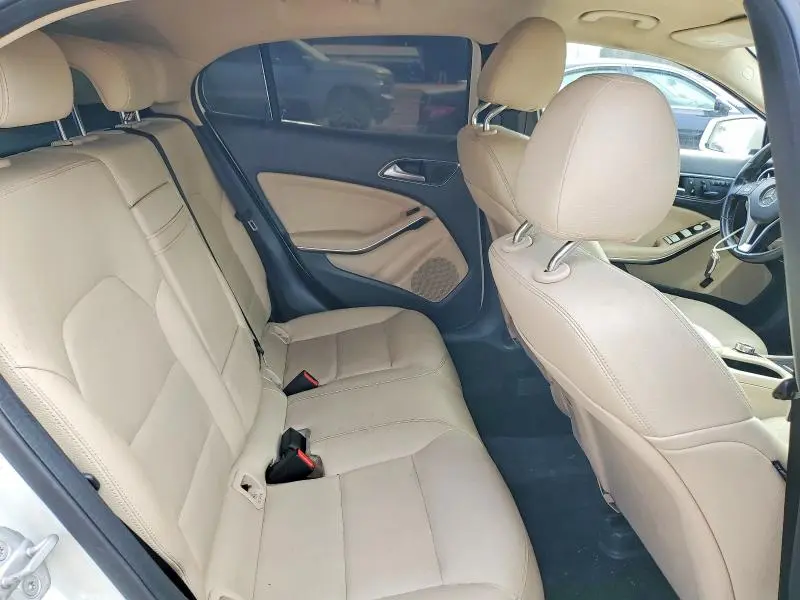 2015 MERCEDES-BENZ GLA 250  