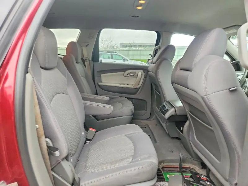 2010 CHEVROLET TRAVERSE LT  