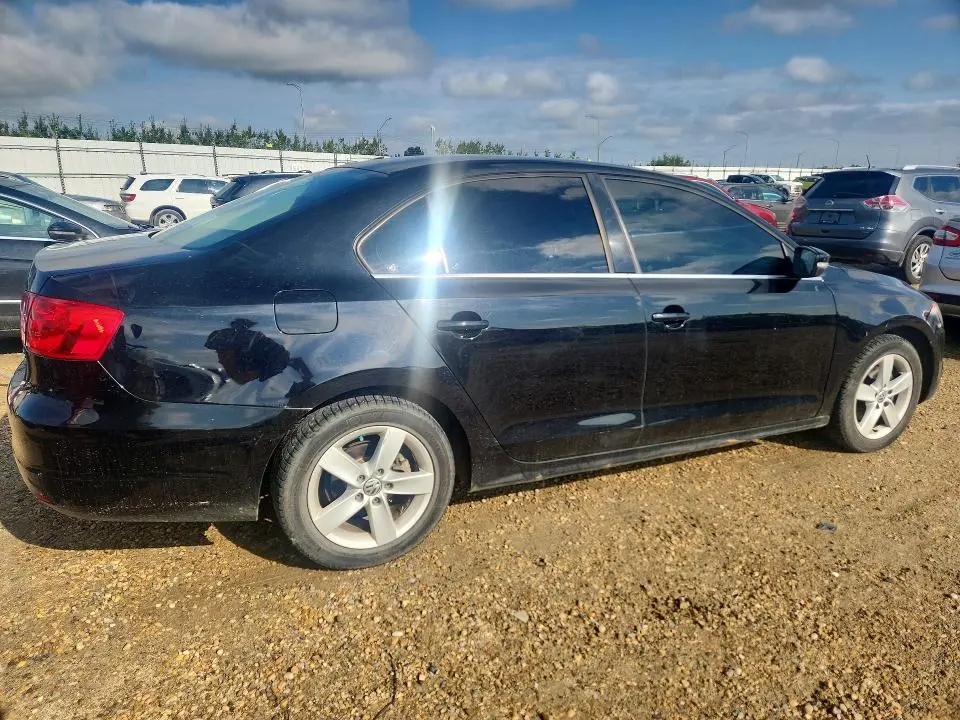 2013 VOLKSWAGEN JETTA   