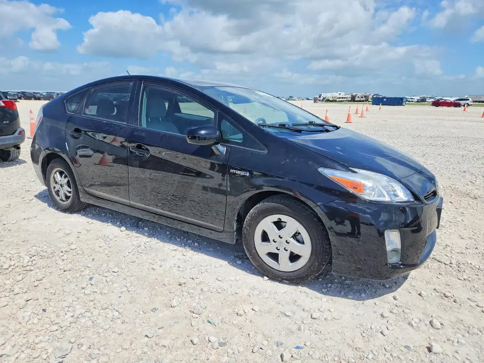 2010 TOYOTA PRIUS III  
