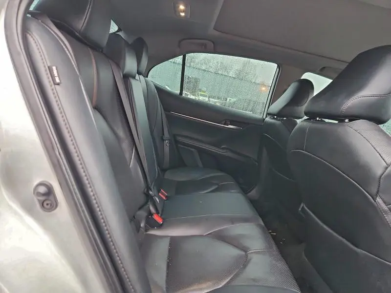 2020 TOYOTA CAMRY XLE  