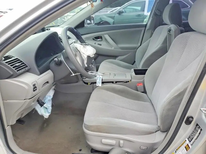 2011 TOYOTA CAMRY LE  
