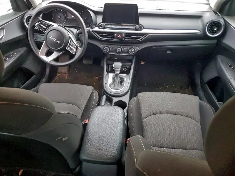 2023 KIA FORTE LX  