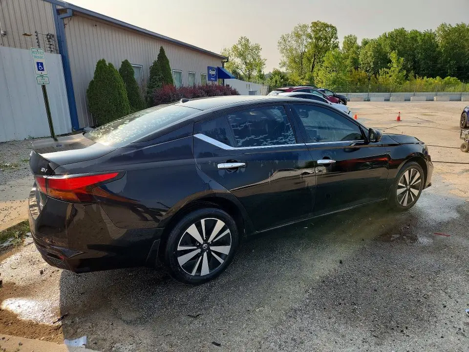 2019 NISSAN ALTIMA SV  