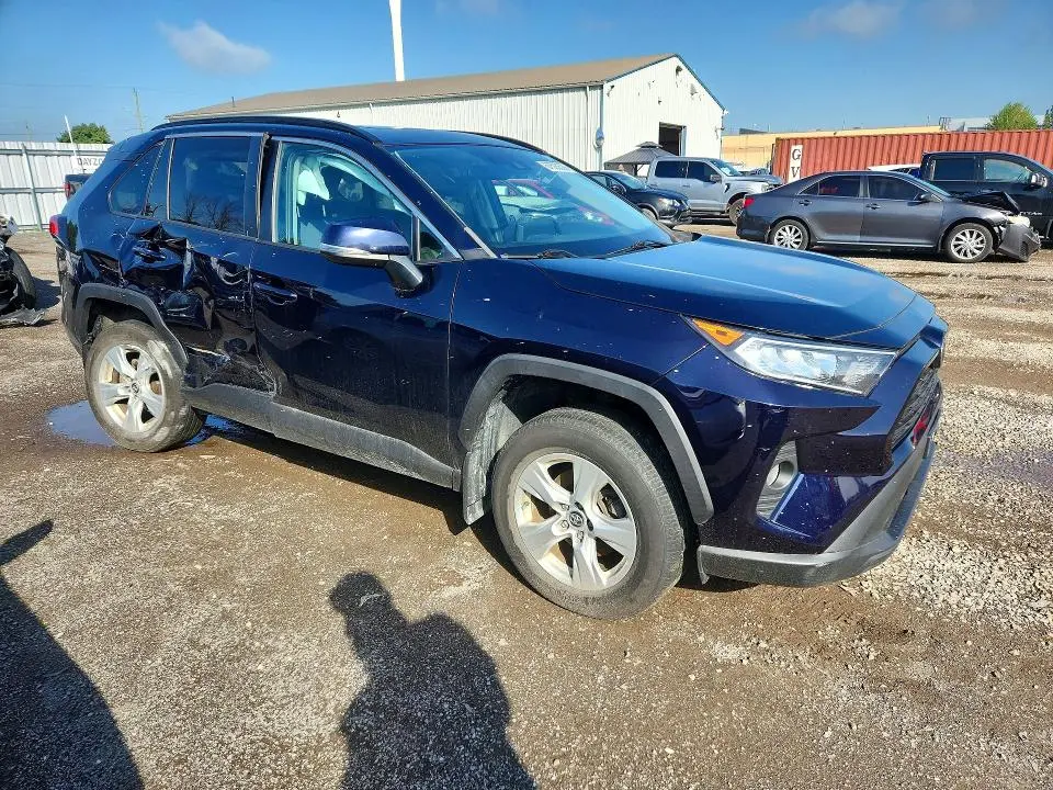 2019 TOYOTA RAV4 XLE  