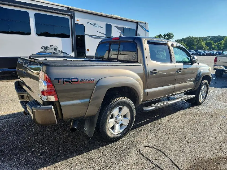 2015 TOYOTA TACOMA V6  