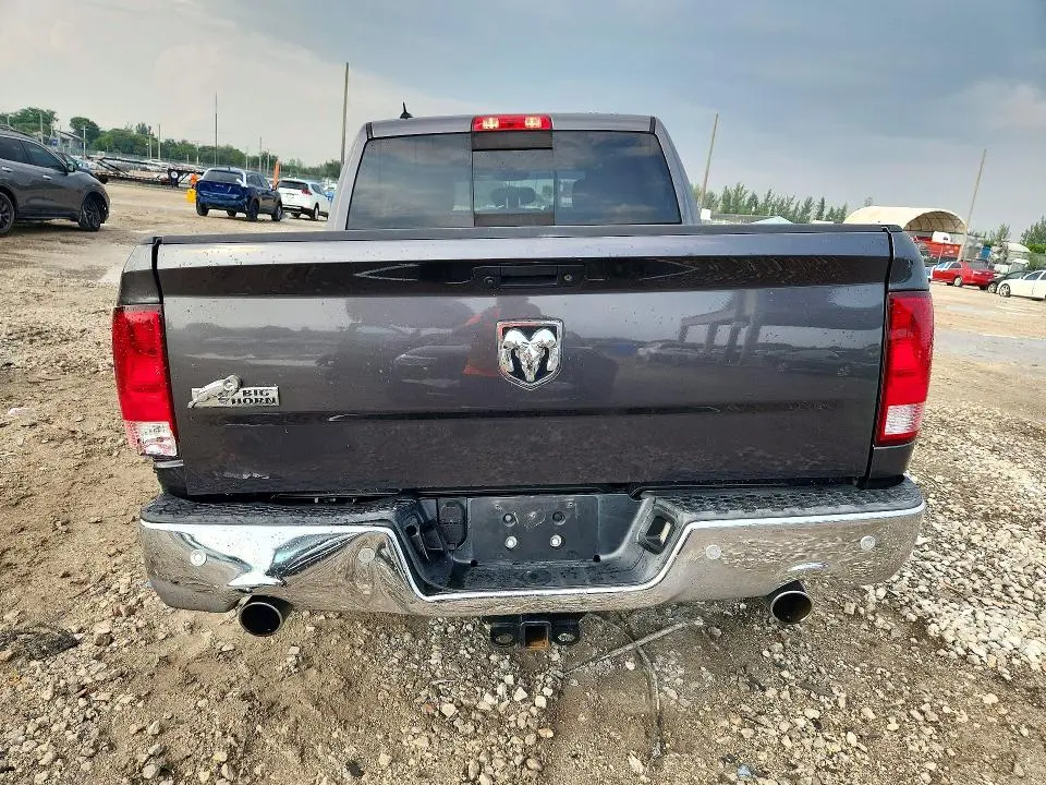 2018 RAM 1500 SLT  