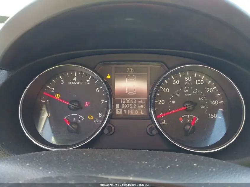 2011 NISSAN ROGUE SV