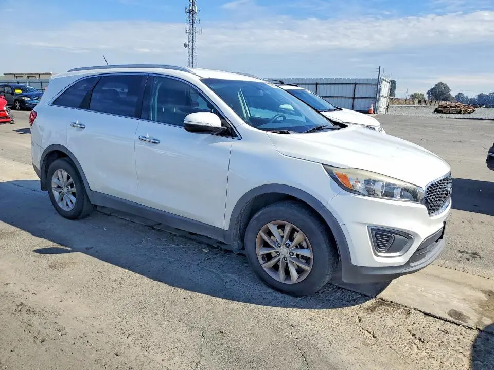 2016 KIA SORENTO LX  
