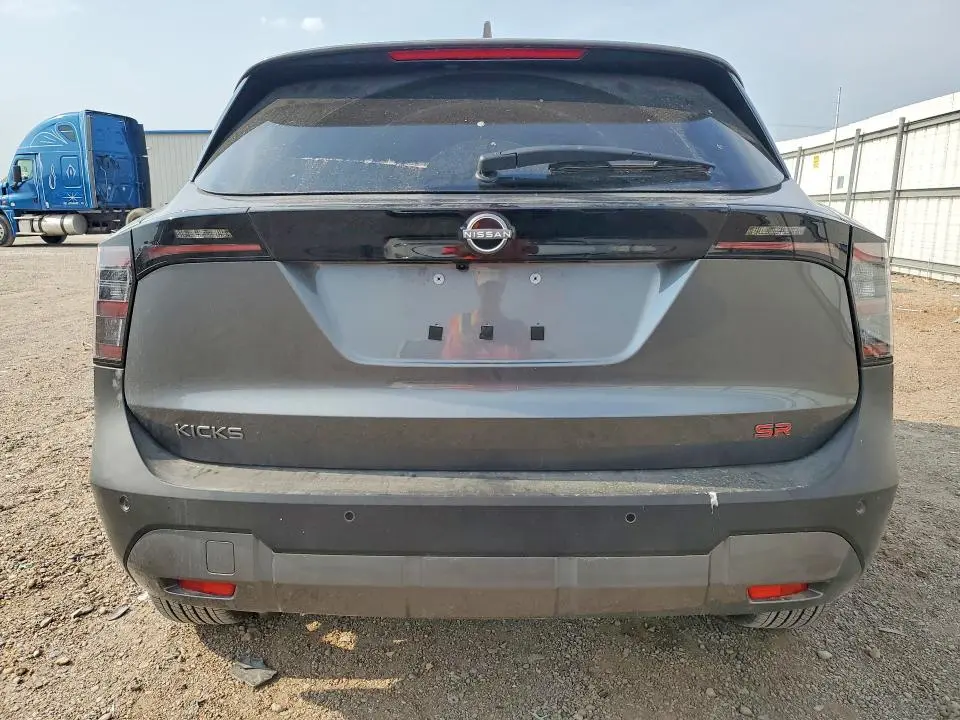2025 NISSAN KICKS SR  