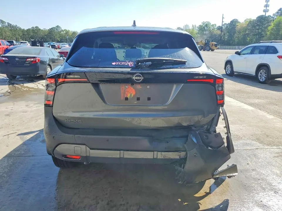 2025 NISSAN KICKS SV  