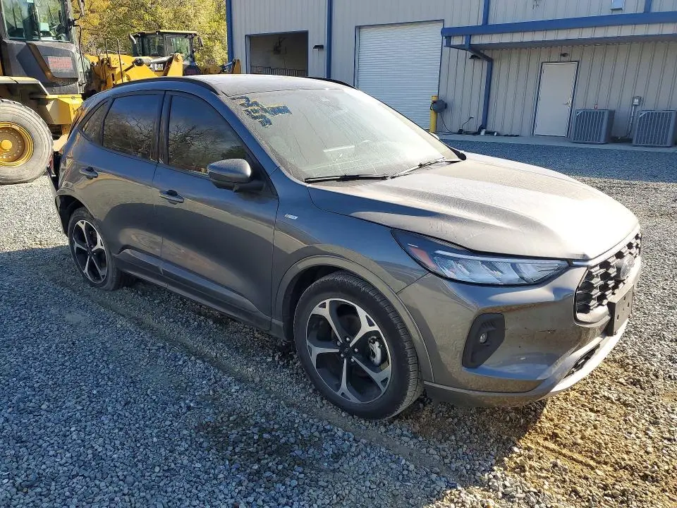 2023 FORD ESCAPE ST LINE SELECT  