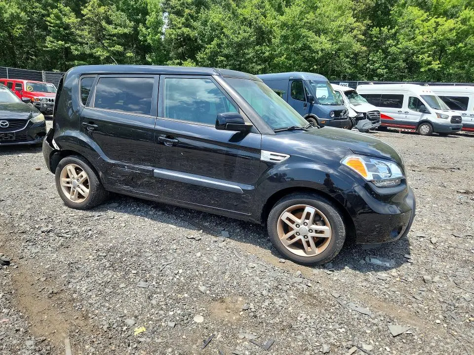 2011 KIA SOUL +  