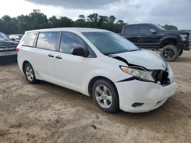 2017 TOYOTA SIENNA   