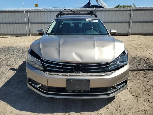 2016 VOLKSWAGEN PASSAT SE  