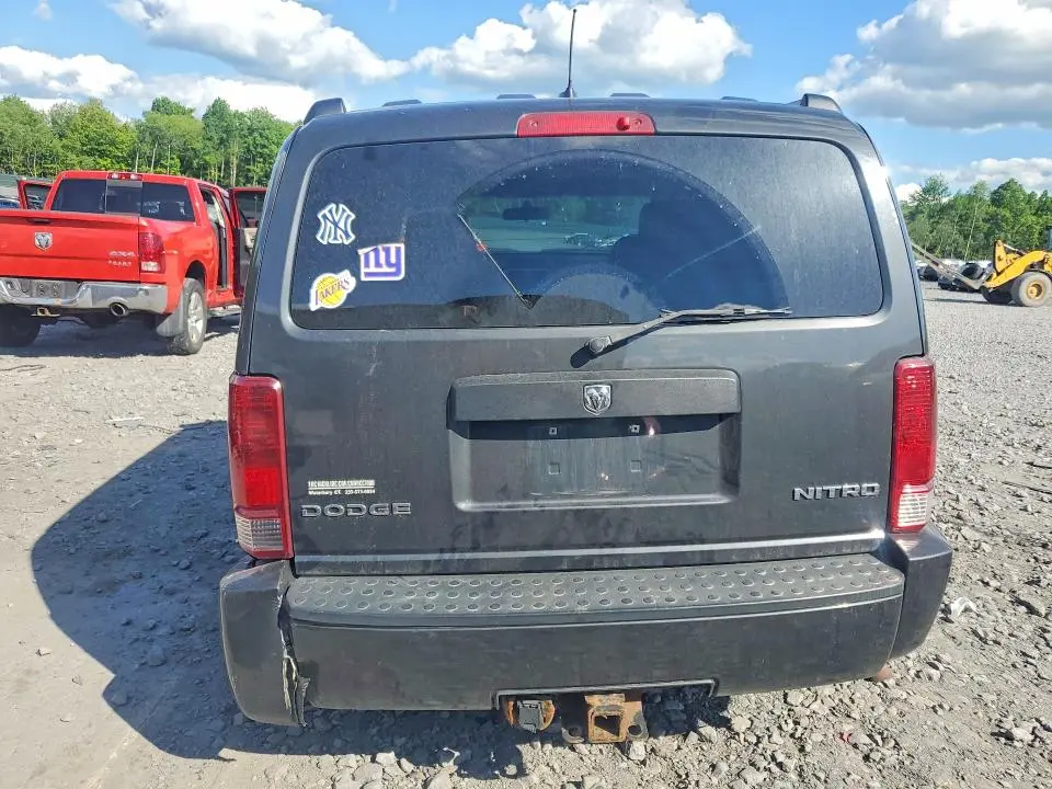 2010 DODGE NITRO SE  