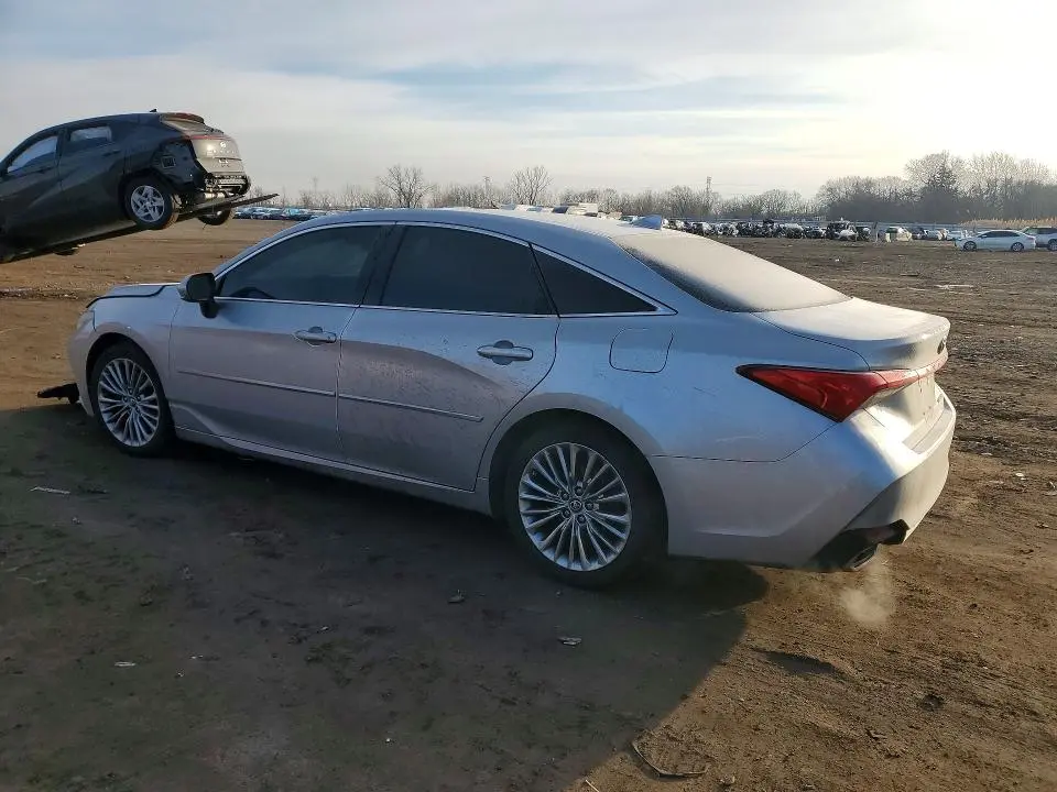 2019 TOYOTA AVALON LIMITED  