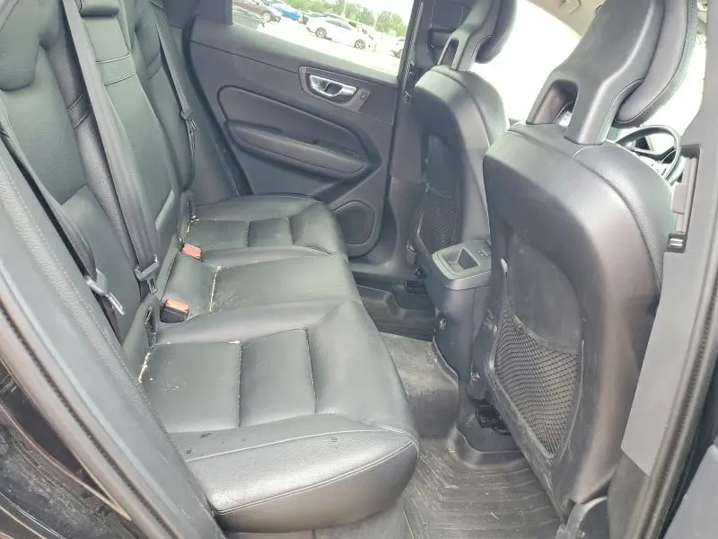 2019 VOLVO XC60 T5  