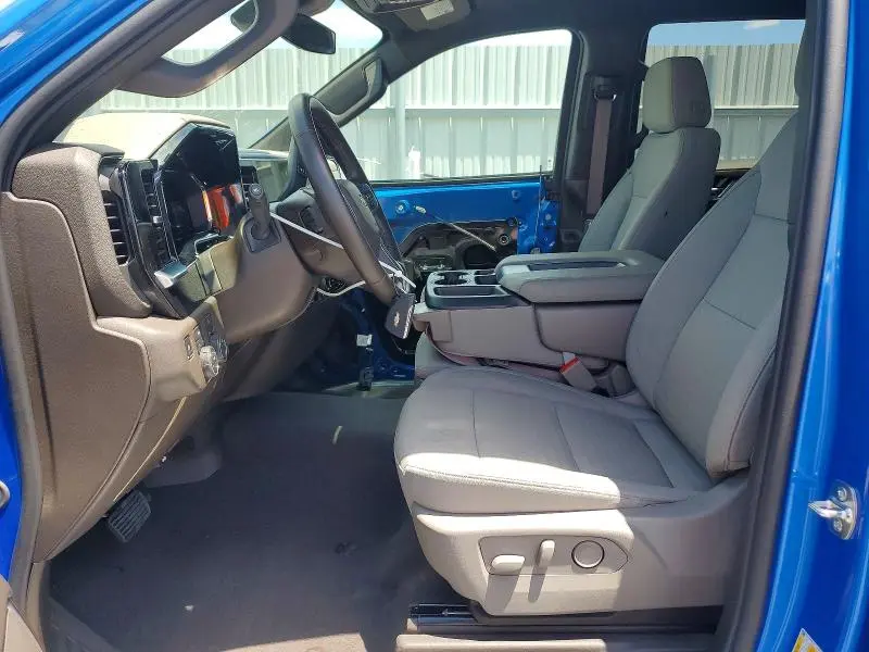 2026 CHEVROLET SILVERADO K1500 LT  