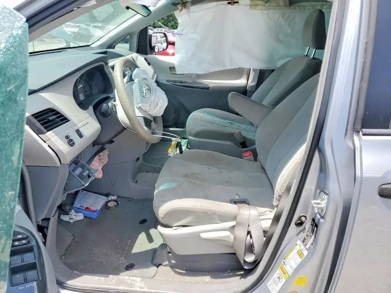 2014 TOYOTA SIENNA L 7-PASSENGER  