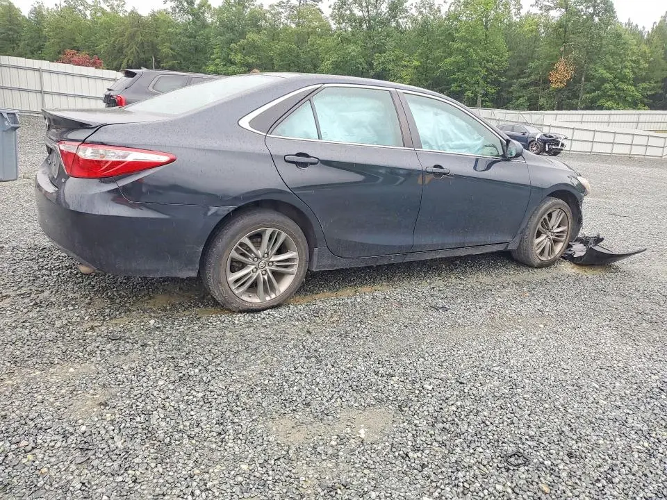 2017 TOYOTA CAMRY SE  