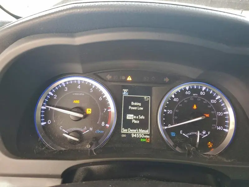 2019 TOYOTA HIGHLANDER SE  