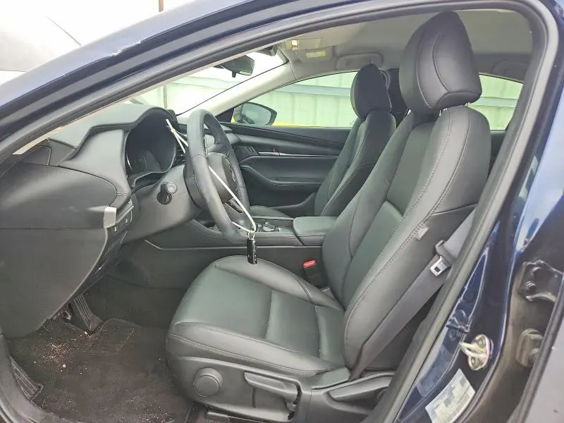 2023 MAZDA 3 SELECT  