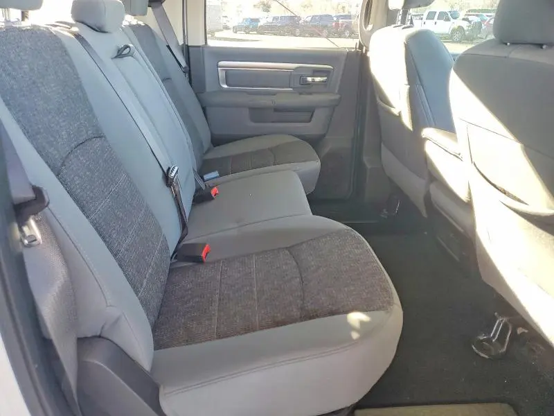 2018 RAM 1500 SLT  