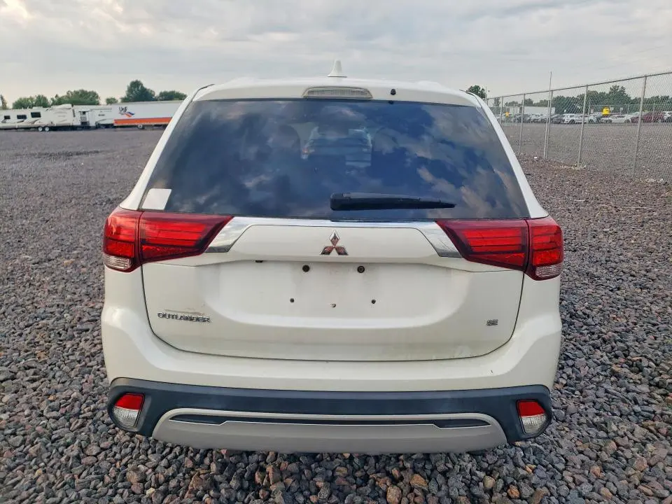 2020 MITSUBISHI OUTLANDER SE  