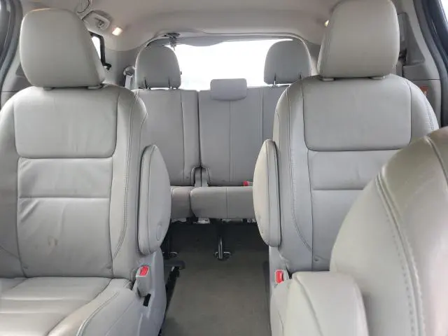 2015 TOYOTA SIENNA XLE  