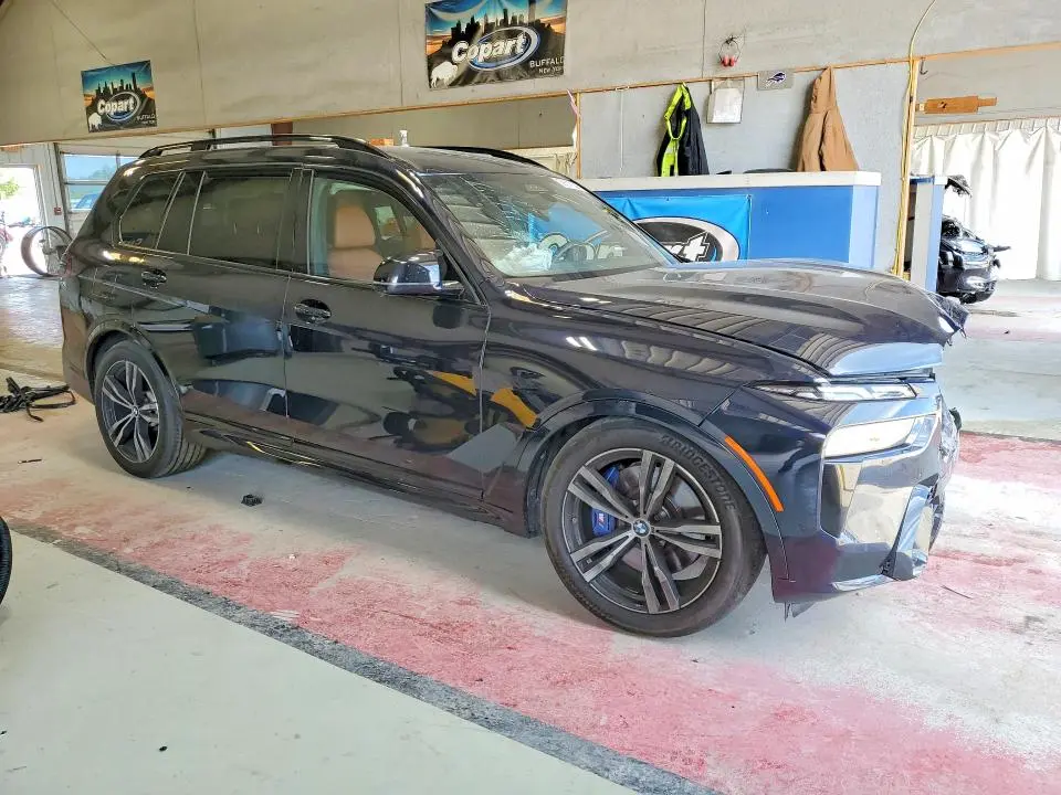 2024 BMW X7 M60I  