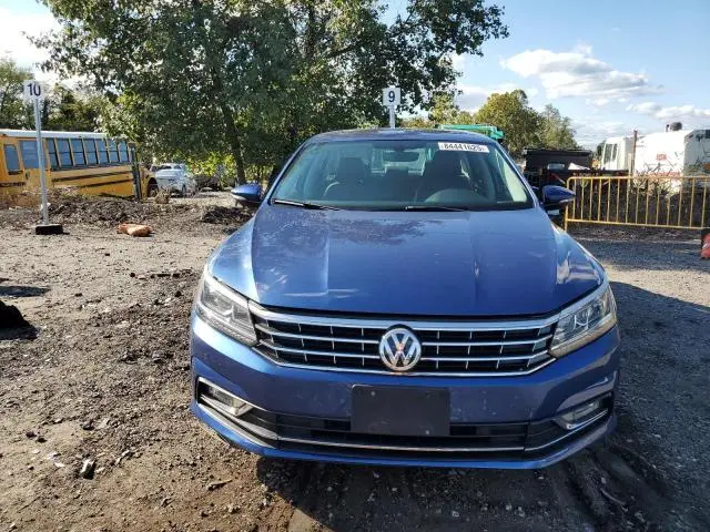 2017 VOLKSWAGEN PASSAT SE