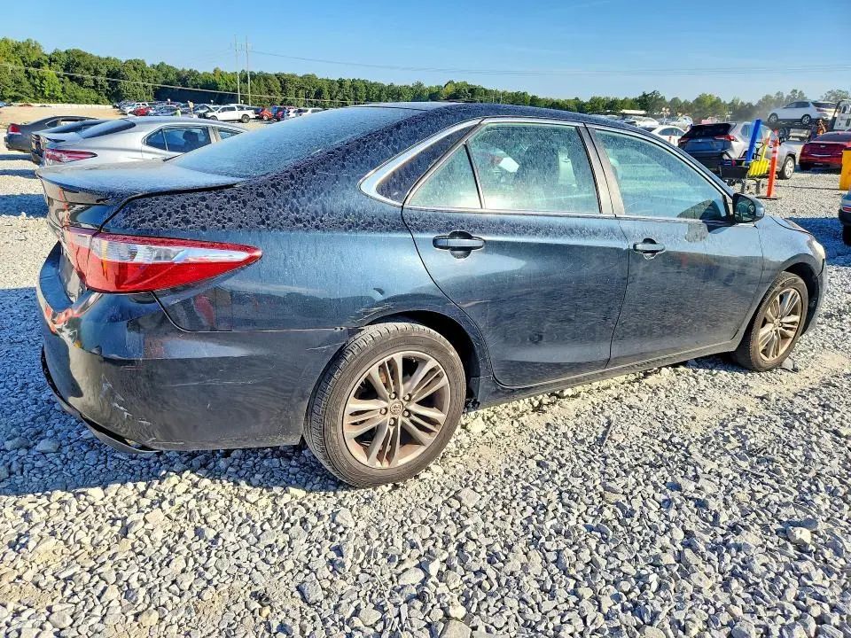 2016 TOYOTA CAMRY SE  