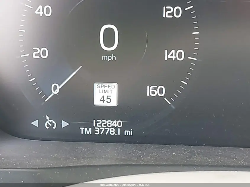 2017 VOLVO XC90 T6 MOMENTUM