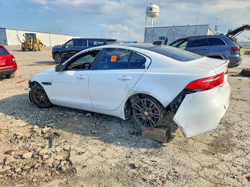 2017 JAGUAR XE PREMIUM  