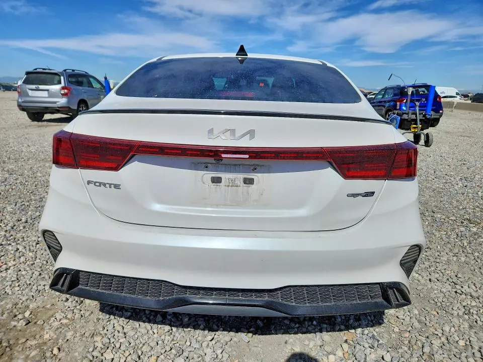 2023 KIA FORTE GT LINE  