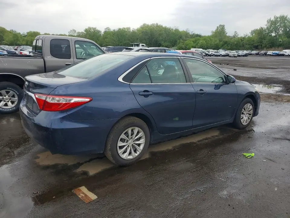 2015 TOYOTA CAMRY LE  