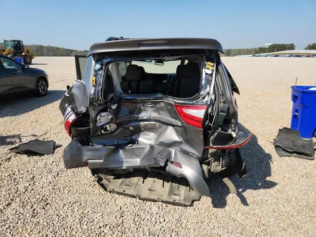 2017 TOYOTA SIENNA XLE 8-PASSENGER  