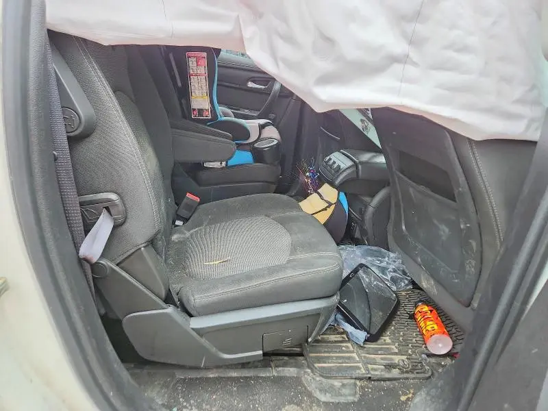 2015 CHEVROLET TRAVERSE LT  