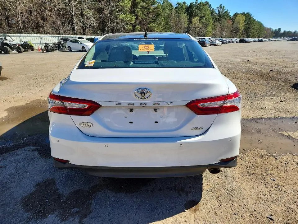 2018 TOYOTA CAMRY XLE  